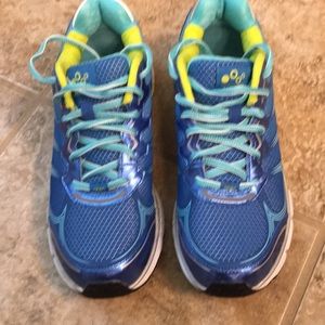 Like new abeo vibram sneakers size 8.5